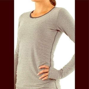 Lululemon Every Yogi long sleeve -reversible